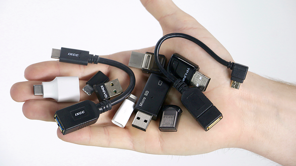 5 Must-Have Items for Your Geek Bag picture: C